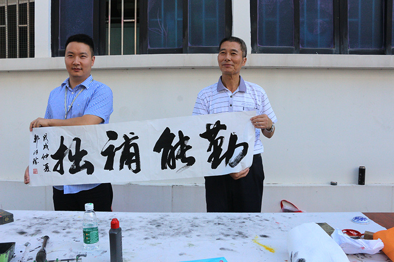 333体育公司成功举办第一届“关爱生命，奉献爱心”无偿献血活动
