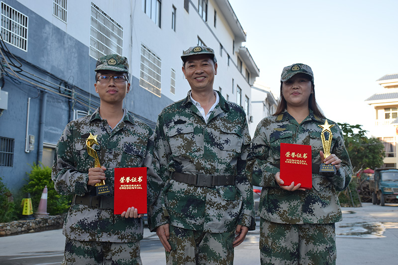 333体育园区党委举办了以“不忘初心·牢记使命”为主题的主题党日活动