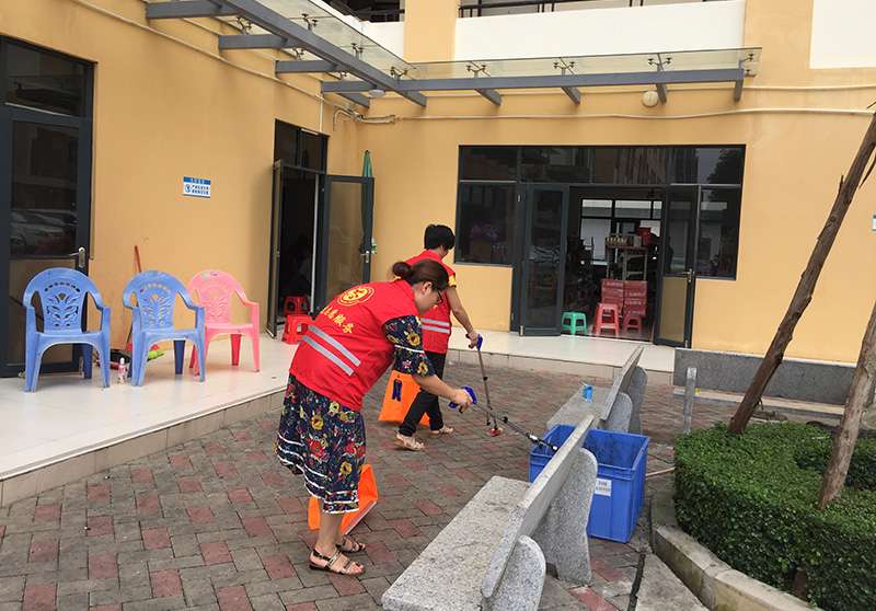 “志愿服务在行动 文明花香满333体育” —记惠州333体育“讲文明 爱卫生”志愿服务活动